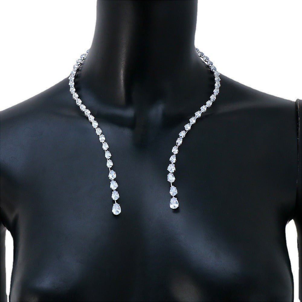 Fashionable and minimalist droplet opening collar and neck chain