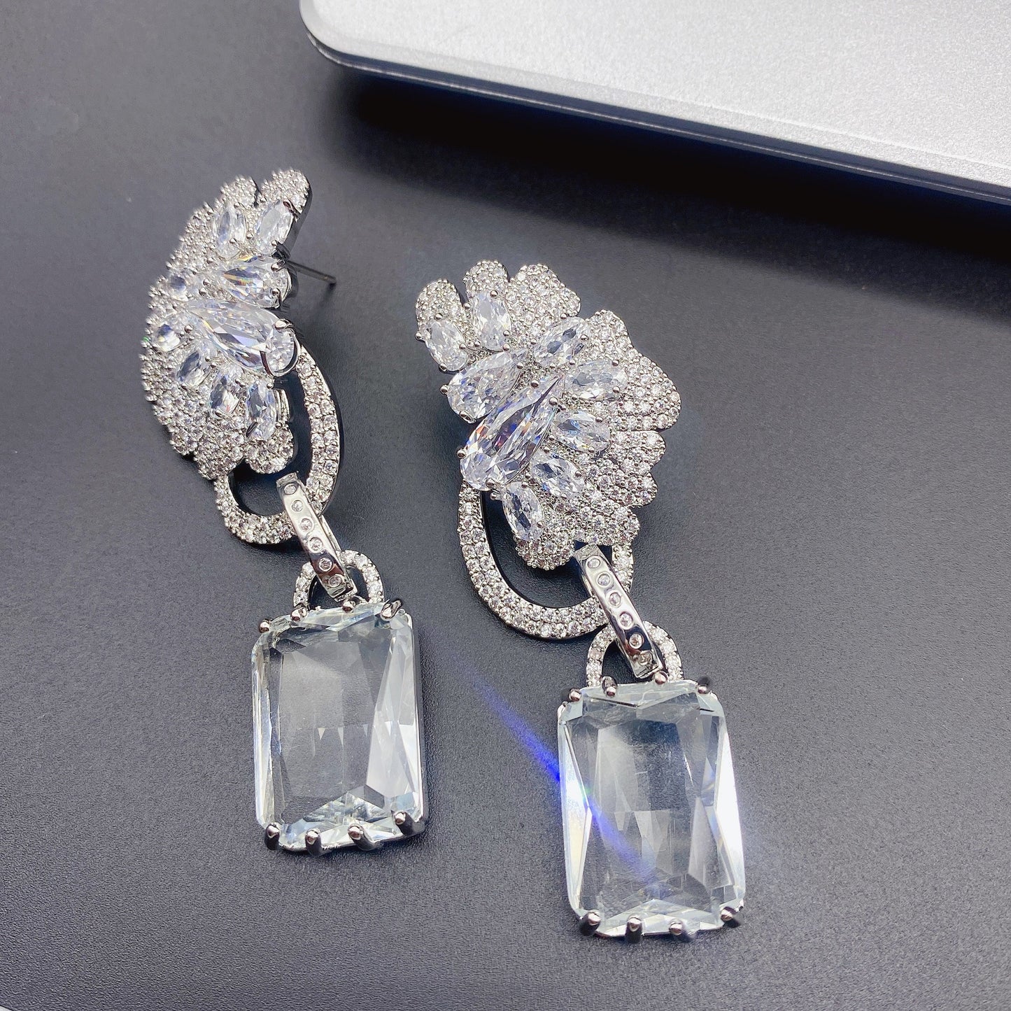 Zircon Precision Micro Inlaid Advanced Color Matching Earrings Fashion Versatile Earrings