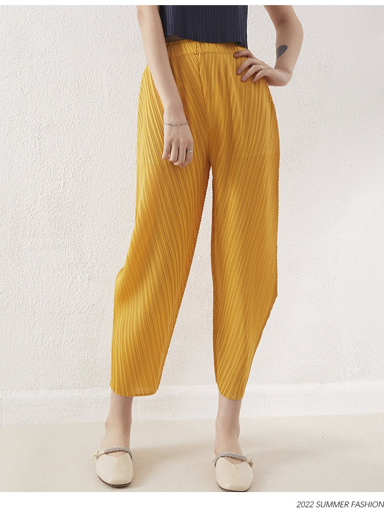 Nine point Harlan pants with pleated silhouette and loose irregular pants for women